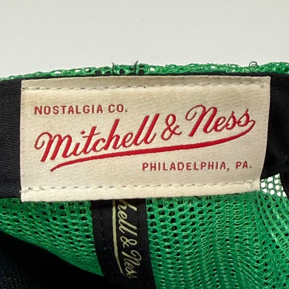 Mitchell &‎ Ness Dallas Mavericks 2011 NBA Finals Trucker Hat Green Snapback